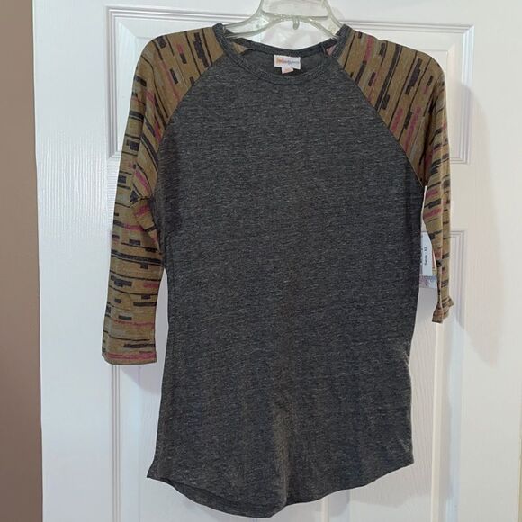 (5/$25) LuLaRoe Gray Heathered striped 3/4 raglan Top - Picture 1 of 8